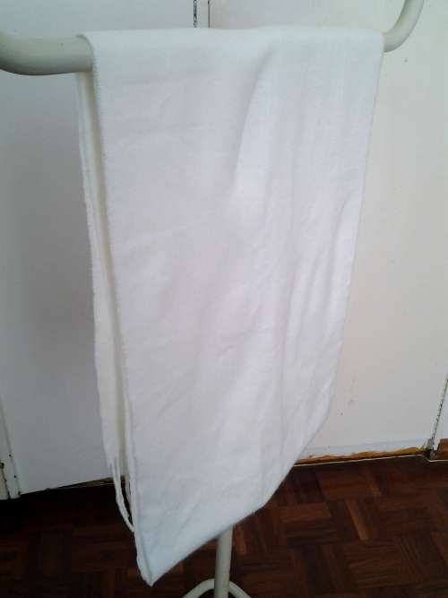 WHITE CASHMERE SCARF - FRINGE - NEW