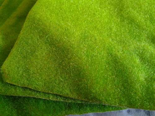 8 GRASS MATS - MODEL TRAIN - DOLLHOUSE - SCENERY - LANDSCAPE -