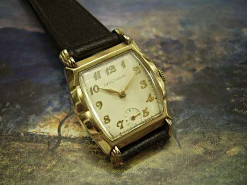 EXQUISITE VINTAGE 6/0 - C WALTHAM 17 JEWEL WRIST WATCH, THE LAST OF A LEGEND