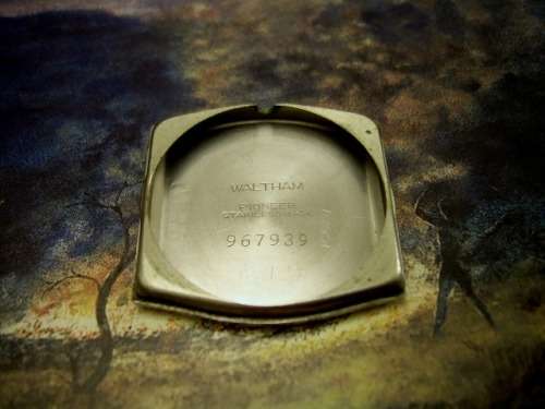 EXQUISITE VINTAGE 6/0 - C WALTHAM 17 JEWEL WRIST WATCH, THE LAST OF A LEGEND
