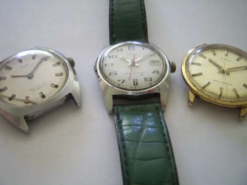 TIMEX 3 VINTAGE WATCHES FOR PARTS OR REPAIR
