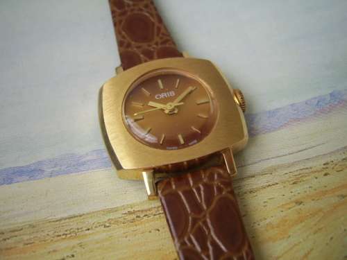 VINTAGE NEW LADIES ORIS WATCH------PLEASE READ