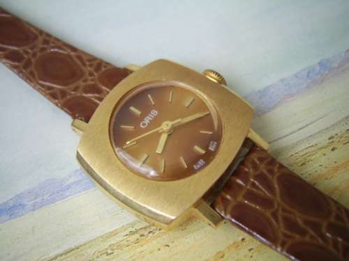 VINTAGE NEW LADIES ORIS WATCH------PLEASE READ