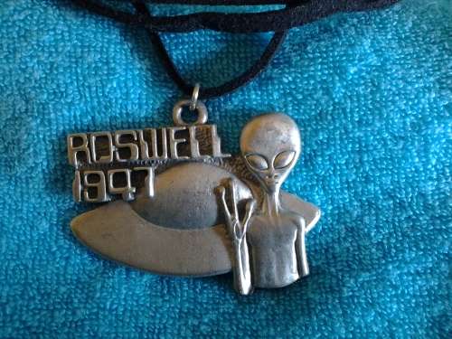 UFO CHARM - ROSWELL 1947 - MADE IN NEW MEXICO - COMES WITH NEW SUEDE CORD