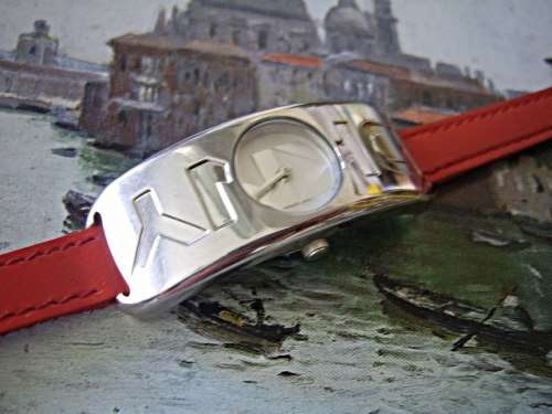 STUNNING LADIES ST/STEEL DKNY WATCH