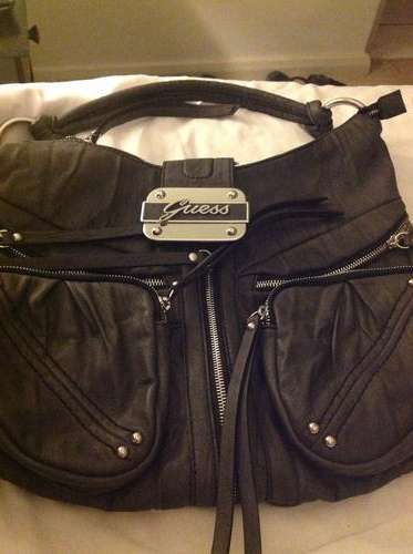 Authentic guess handbag. Second hand but only used twice.