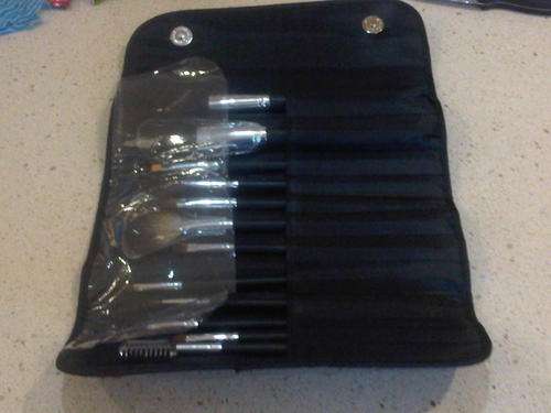 12 peice makeup brush set in roll up case-fantastic quality