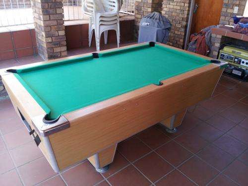 United King Pool Table