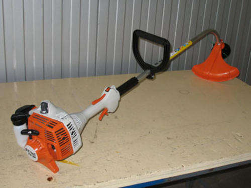 ******STIHL FS38 weed eater 6 months old ******