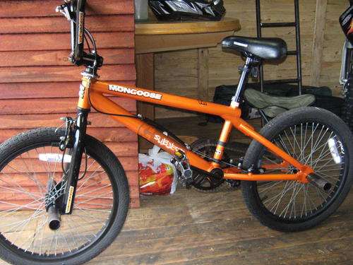 *****2010 Mongoose Subject Trick Bike R2500******