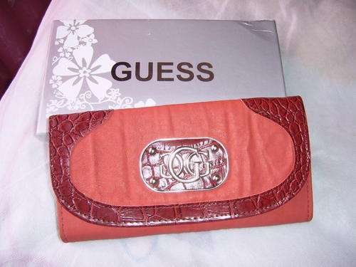 LOVELY RED GUESS PURSE :)