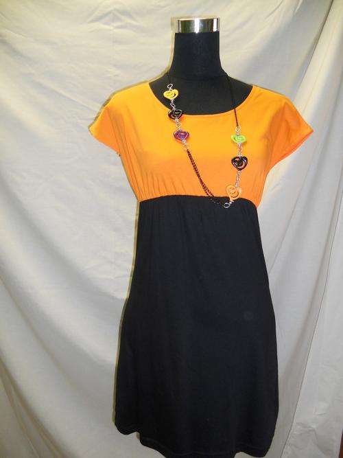 NEW LADIES ORANGE AND BLACK LONGER LENGTH TOP WITH *FREE* FUNKY NECKLACE!!!