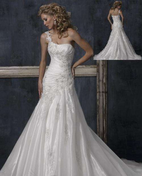 Clearance Sale - Stunning A-Line One Shoulder Sleeveless Wedding Dress - Size US6/White