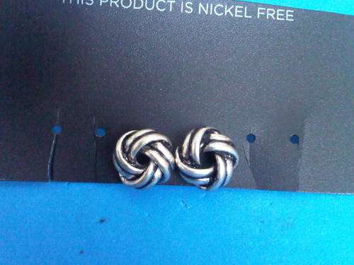 White Metal Earings