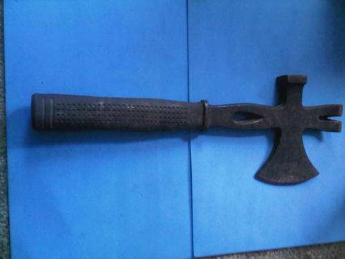 Cast Iron 3 In 1 Axe/Hammer/Wedge