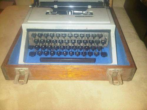 Old Typewriter & Its Wooden Carry Case SPCA