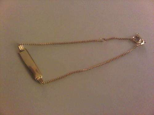 Beautiful 9ct Gold Name Bracelet