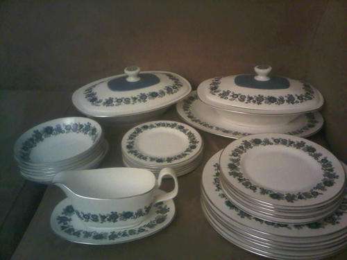 Beautiful Royal Doulton Dinner Service SPCA