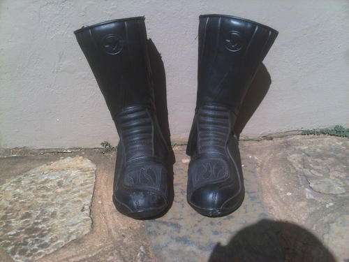 Female Size 5 On Road Full Length Metal Tipped Boots With Zip And velcor strap