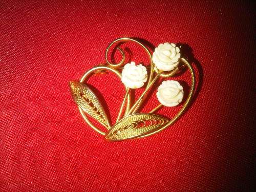 Vintage Fillagry & Bone Brooch