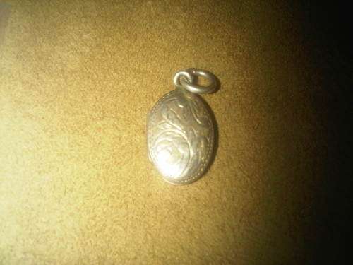 Vintage Sterling Silver Oval Locket Pendant