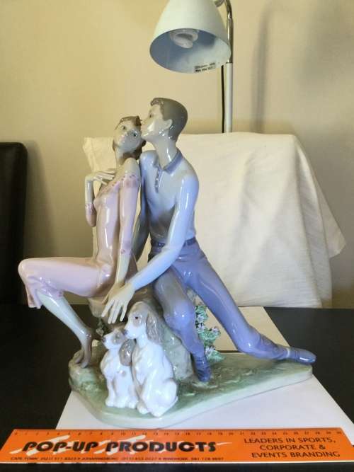 Lladro #6296 "Sweethearts" Pristine Condition. Height: 330mm