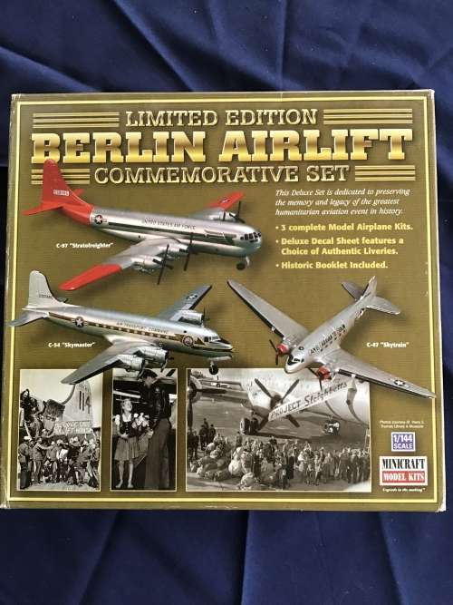 Berlin Airlift Set C-97 C-54 C-47 Minicraft Model Kits No. 20004  1/144