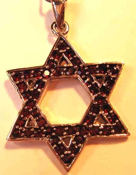 Beautiful 925 Sterling Silver  and Garnets Pendant