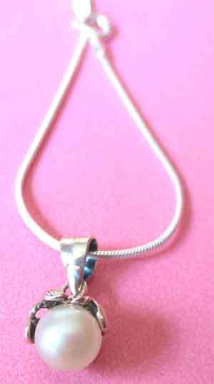 Sterling Silver Chain & Cultured Pearl  Pendant