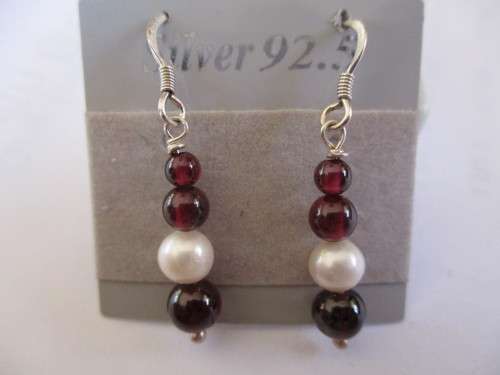 Sterling Silver , Cultured peals and Garnets Earrings