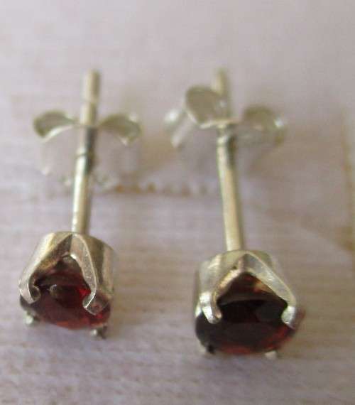 925 Sterling Silver and Genuine Garnets Earrings