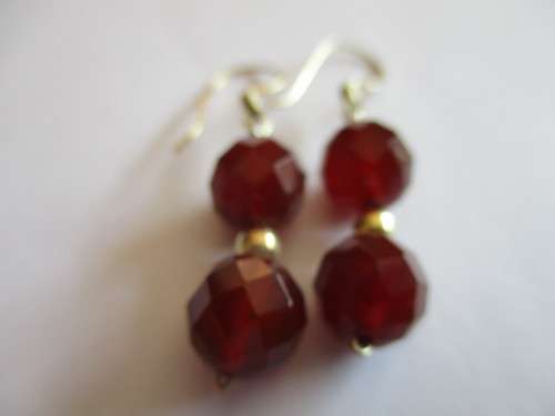 Roled Gold and Faceted Carnelian earrings