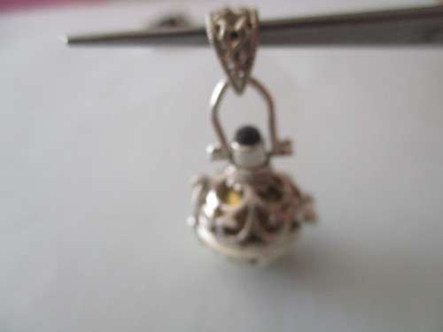 925 Solid Sterling Silver and Black Onyx `` Rattle ``Pendant