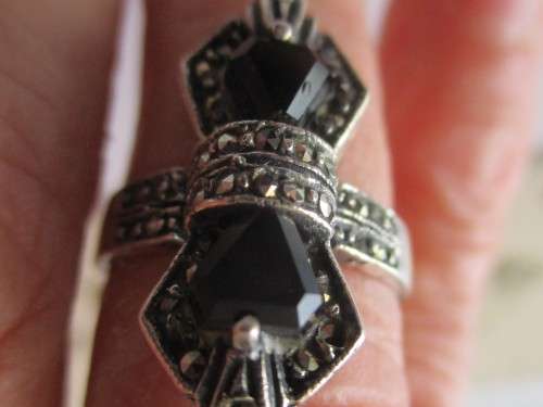 925 Sterling Silver Marcasite and Black Onyx Ring.