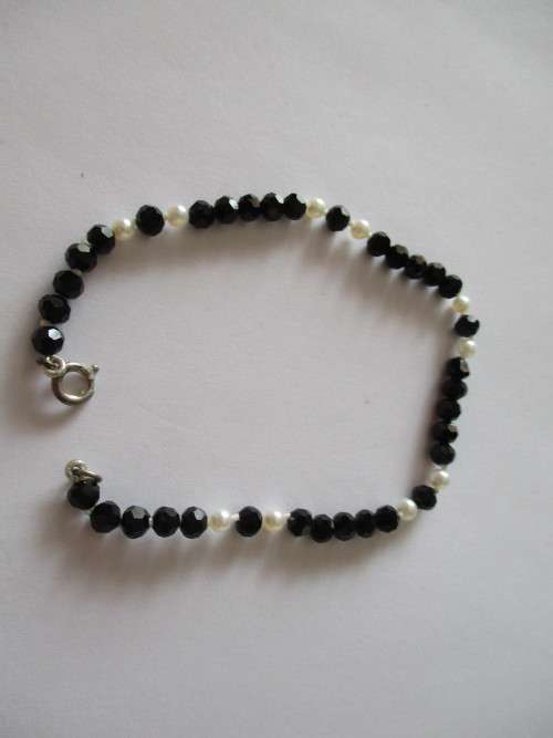 Sterling Siver Faceted Onyx and White Pearls Bracelet