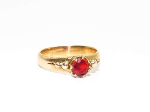 Brilliant Mexican Fire opal Ring in 9ct Yellow Gold