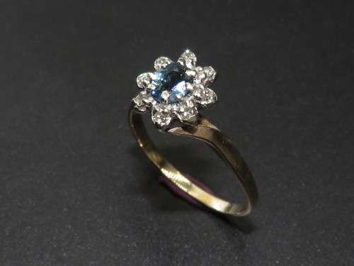 Enchanting Ceylon Blue Sapphire & Diamond Ring in 9ct Yellow Gold
