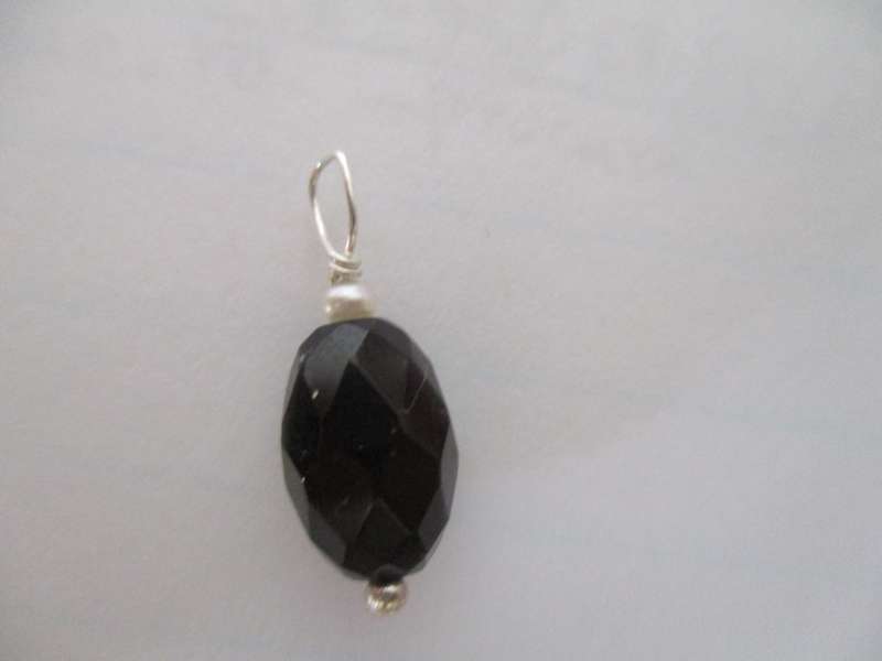 Sterling Silver Faceted Onyx and Cultured Pearl Pendant / Charm