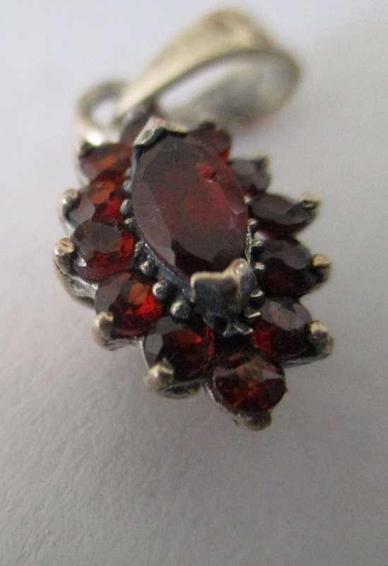 Sterling silver and Genuine Garnets pendant