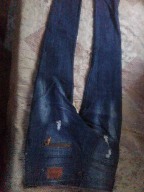 Skinny leg