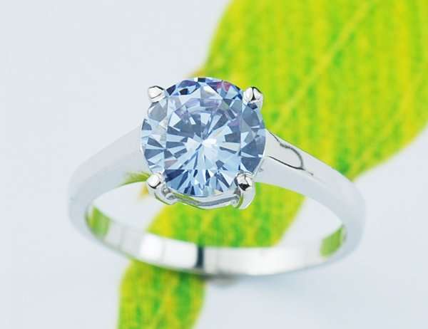 Stunning 925 Sterling Silver Ring with Beautiful Aquamarine Stone [R1 SPECIAL - NO RESERVE]