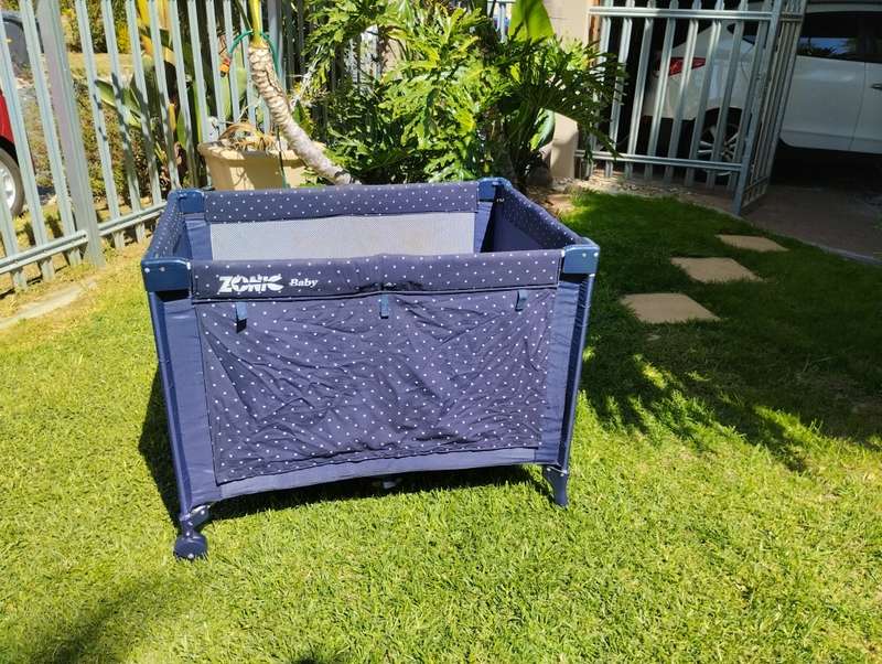 ZONIC Baby Travel Cot and Bassinet