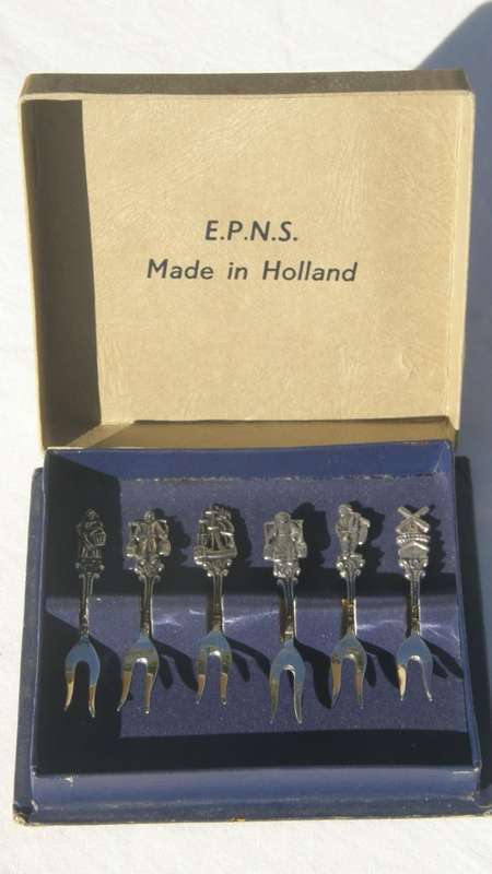 Vintage Set of Six Dutch Escargot EPNS Forks in Original Box