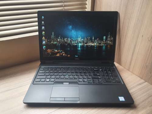 Dell Latitude 5590 15.6 Intel Core i5 8th Gen