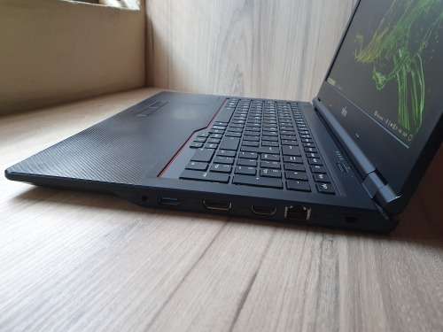 Fujitsu LifeBook E558 Intel Core I7 8th Gen