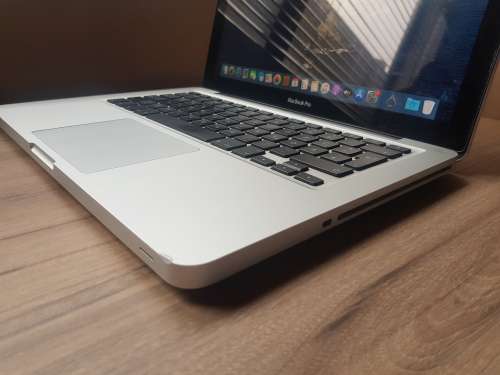 Macbook Pro 13 Mid 2012 + Free Laptop Bag