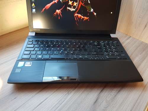 Toshiba Tecra W50 Intel Core I7 + Free Laptop Bag