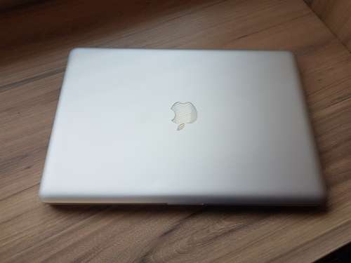 Macbook Pro 15inch Intel Core I7 + Free Laptop Bag
