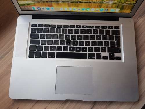 2012 Macbook Pro 15inch Intel Core I7 + Free Laptop Bag