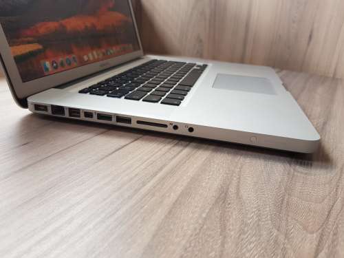 2012 Macbook Pro 15inch Intel Core I7 + Free Laptop Bag